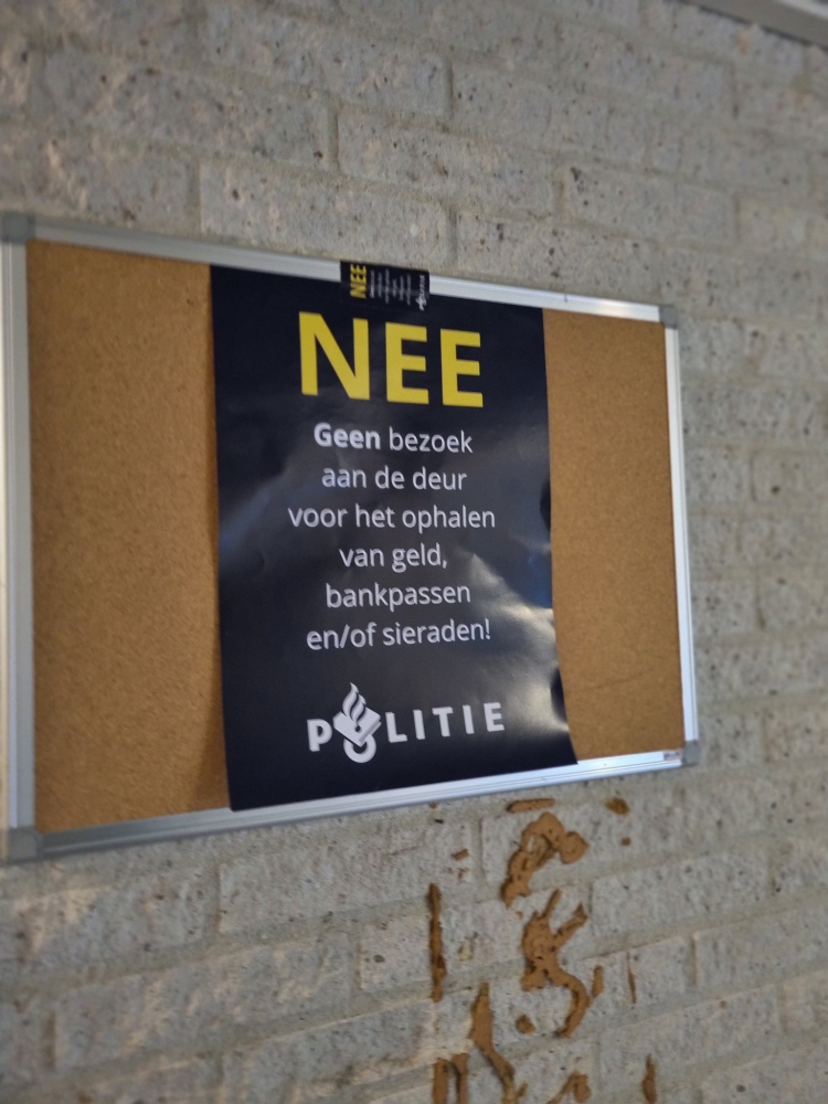 Politie waarschuwt voor nepagenten aan de deur in Almere Haven