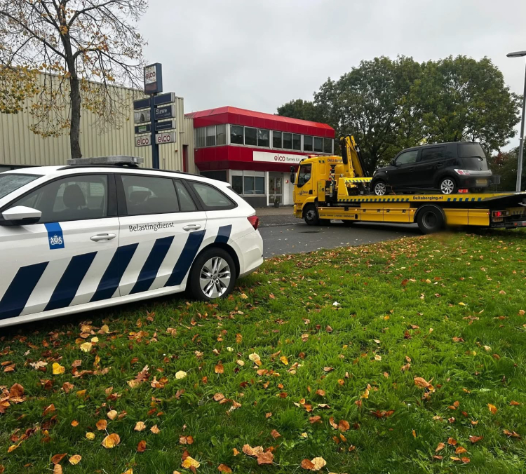 Grote verkeerscontrole in Almere Buiten: meerdere aanhoudingen en duizenden euro’s geïnd