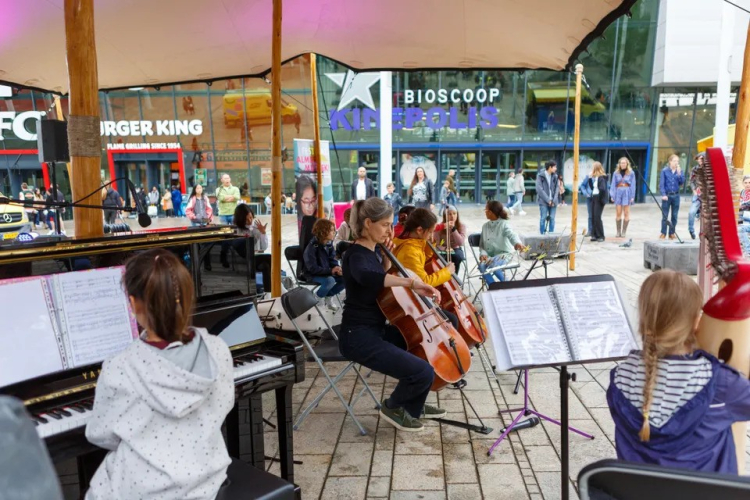 Zaterdag 27 september: UITfestival in Almere Centrum