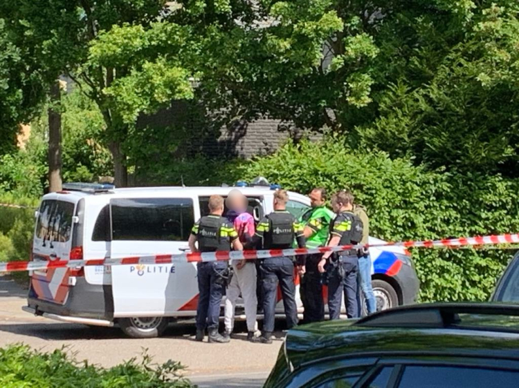 Update: man met vuurwapen aangehouden na grootschalige politieactie in Tussen de Vaarten