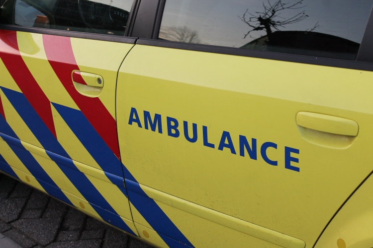 Vrouw van fiets gereden op Deltaweg in Helmond