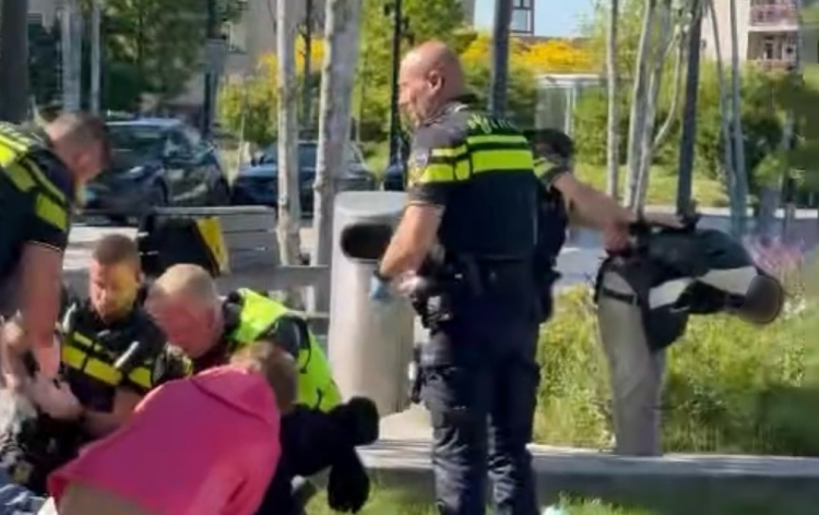 Update: Persoon gewond bij steekpartij in Almere Centrum, politie houdt verdachte aan