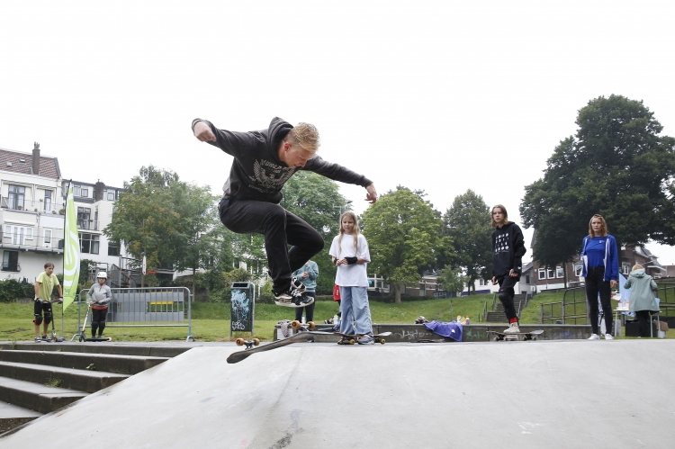 'Boost je zomer' feestelijk afgesloten met skate/step en hiphop clinics voor jongeren in de Oude Haven