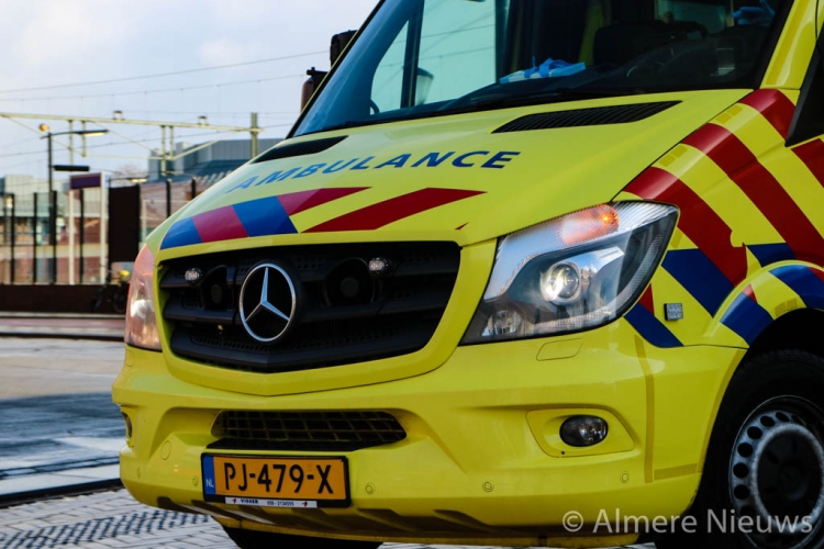 [Update] Steekpartij in Almere Stad, slachtoffer in bushokje gevonden