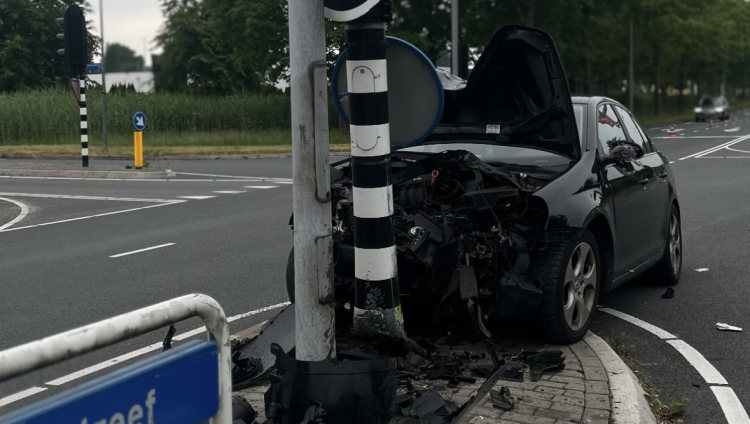 Bestuurder onder invloed van alcohol en drugs veroorzaakt aanrijding op Havendreef