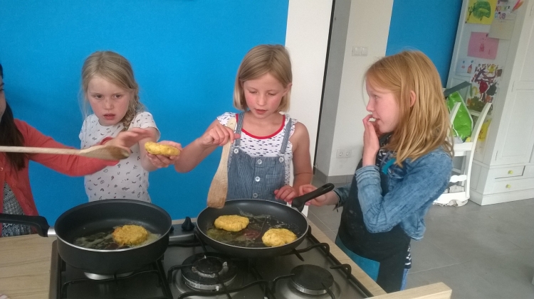 Na schooltijd leren koken bij Knutselkookclub Almere