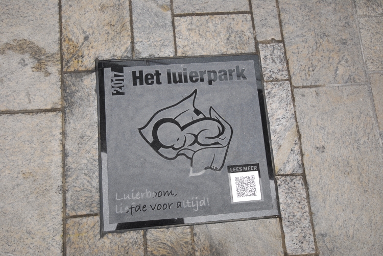 44e tegel van Walk of Fame Almere onthuld